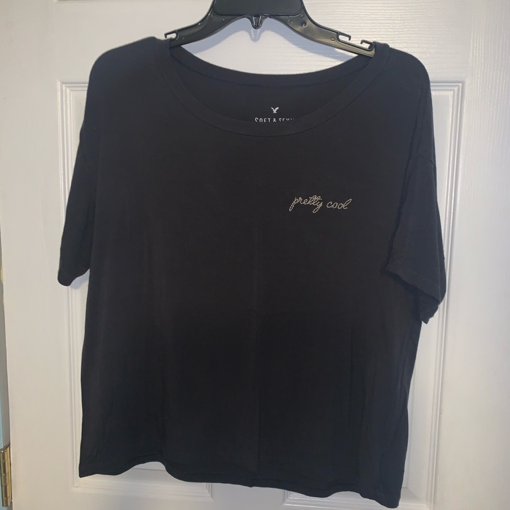 t-shirt/ crop top